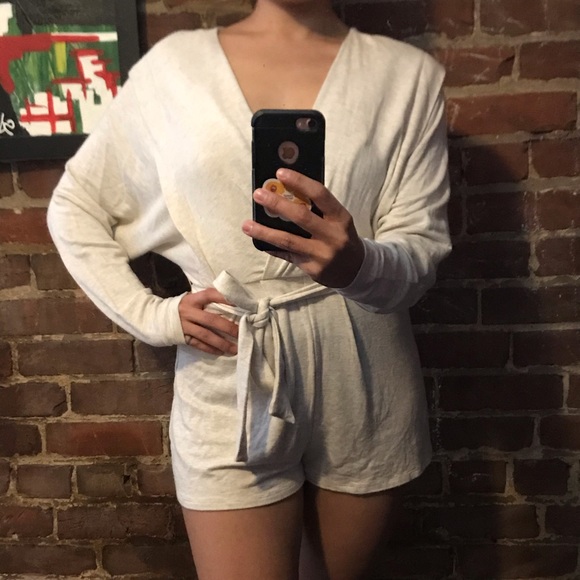 UO Wrap V Romper - Picture 9 of 9